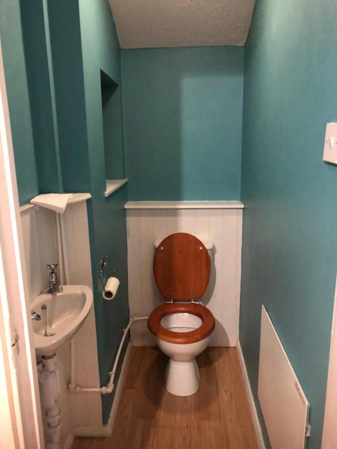 Bed and Breakfast First Choice Great Harrowden Екстер'єр фото